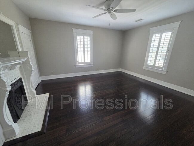 Building Photo - 401 E Main St