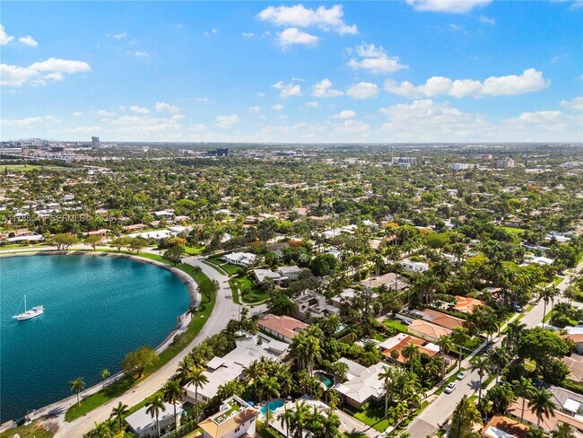 Building Photo - 1223 Jackson St