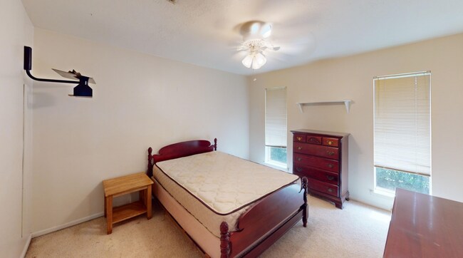 Building Photo - 1120 Brandywine Dr