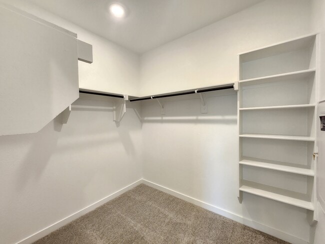 Building Photo - 6814 Welsh Dr