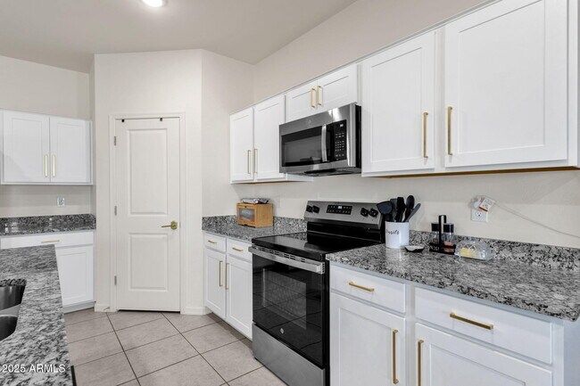 Building Photo - 13330 E Sunflower Ln