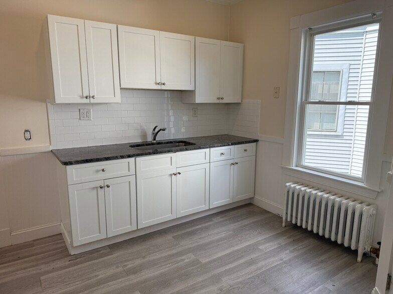 Building Photo - 93 Sydney St