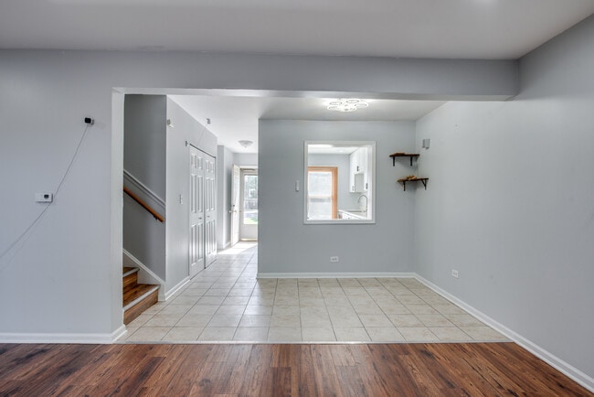Building Photo - 1596 Manchester Dr