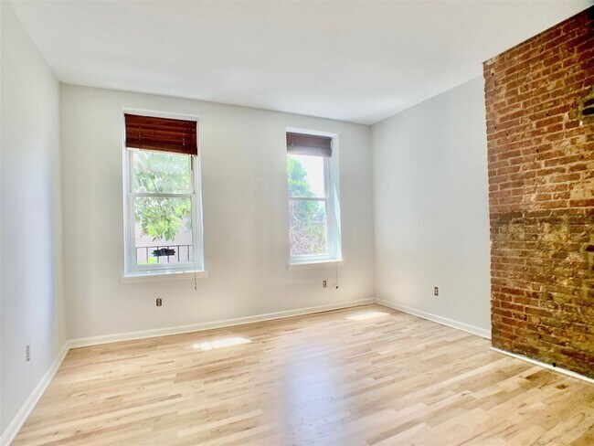 Building Photo - 155 14th St