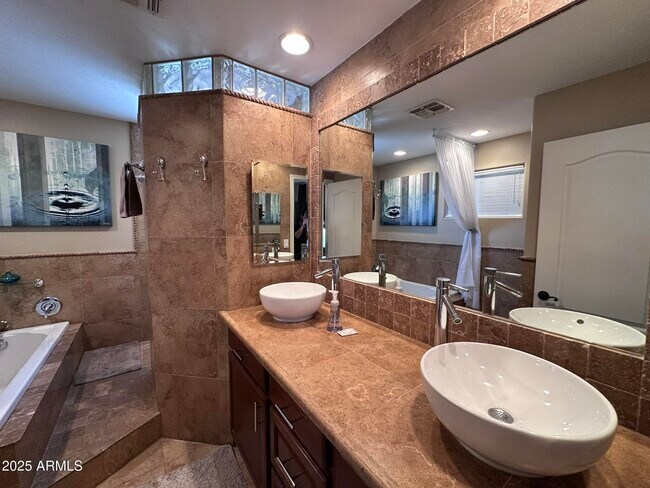 Building Photo - 14016 N Cameo Dr