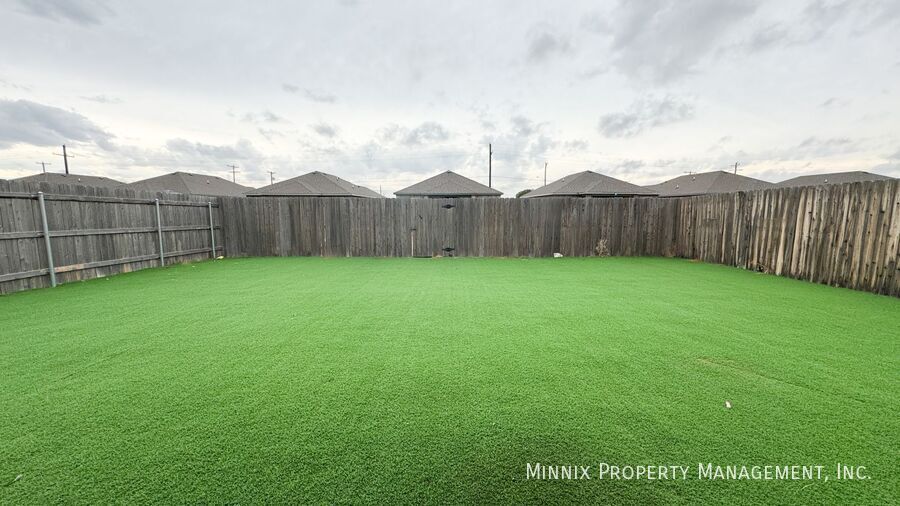 Building Photo - 2419 N Ave O