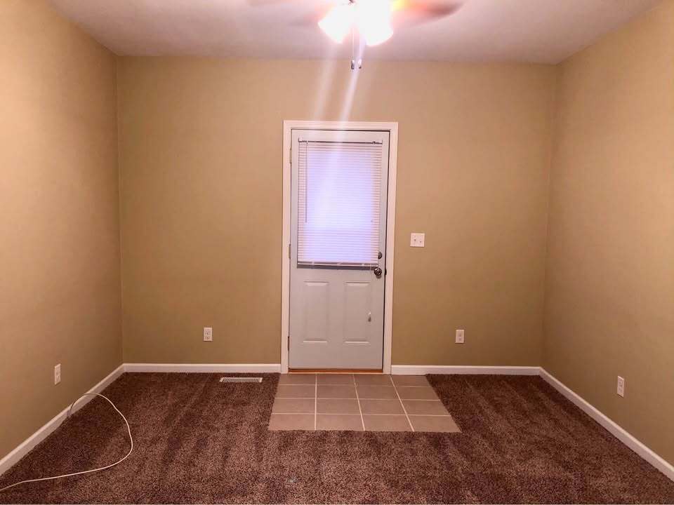livingroom & front entry - 114 S Euclid Ave
