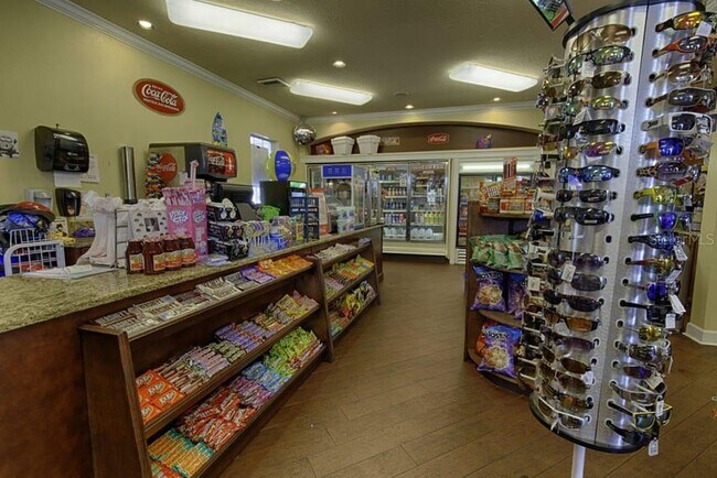 Building Photo - 2307 Butterfly Palm Way