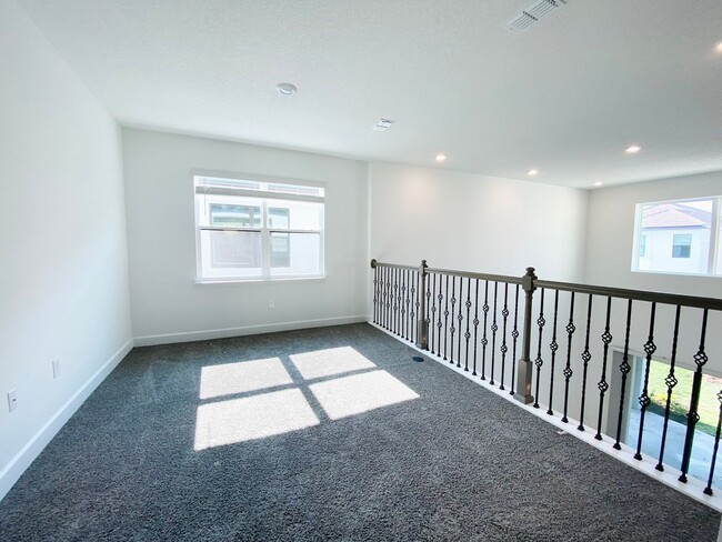 Building Photo - Winter Park  home in a Gated Community