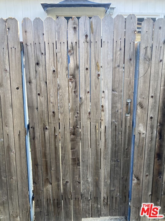 Building Photo - 10426 Woodbine St