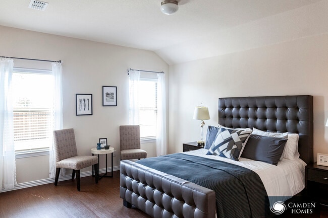 Building Photo - 1475 Waterview Dr