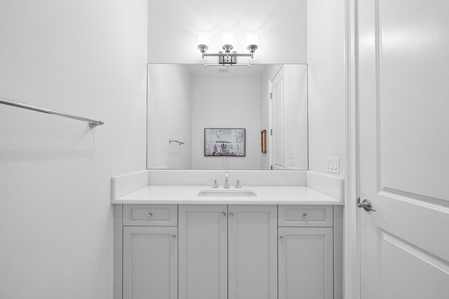 Building Photo - 19863 Meadowside Ln