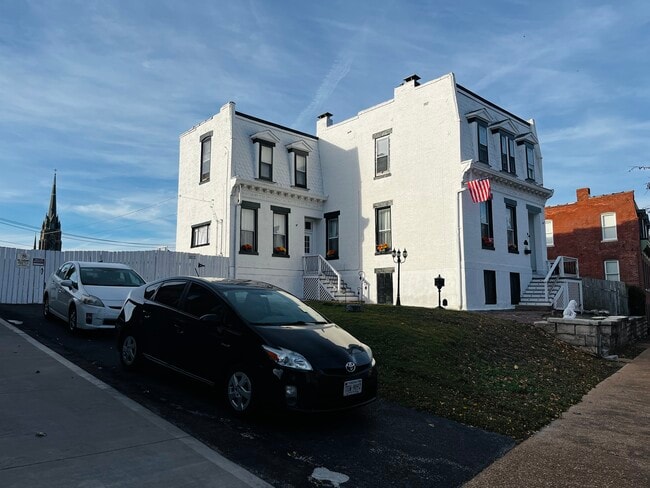 Building Photo - 2811 Indiana Ave