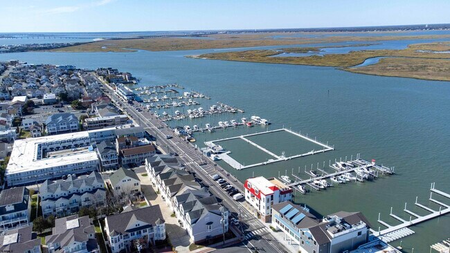 Building Photo - 9416 Amherst Ave