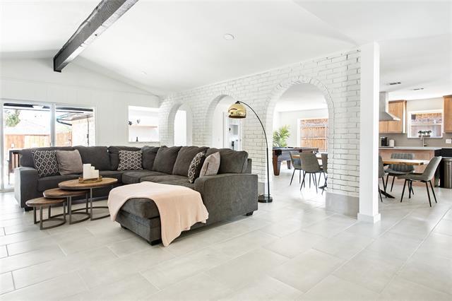 Building Photo - 2212 Parkhaven Dr