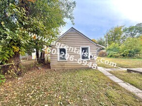 Building Photo - 1 Bedroom House - $200 off First Months Rent