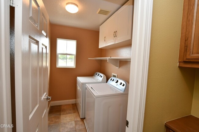 Building Photo - 621 Riviera Ct