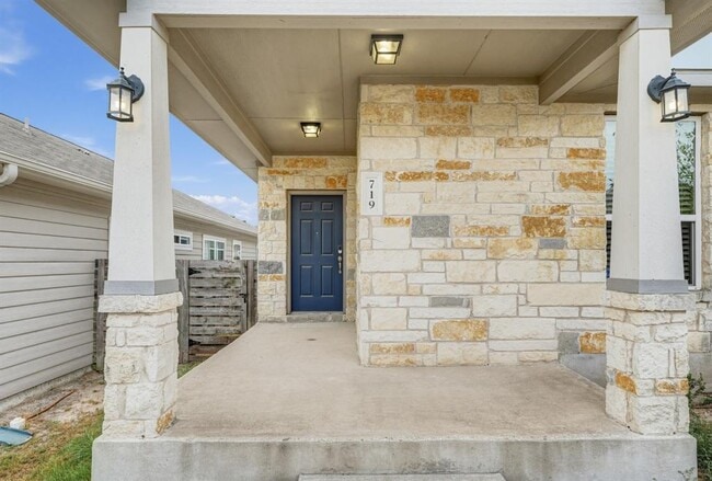 Building Photo - 719 Speckled Alder Dr