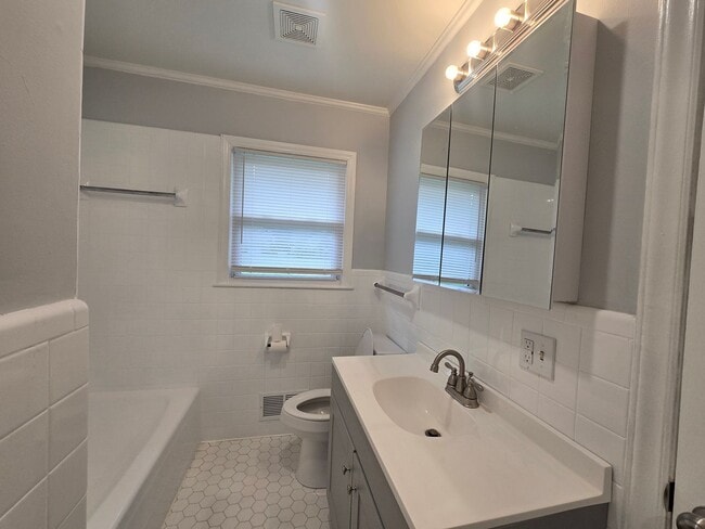 Building Photo - Charming Ranch with Fenced Yard in the Hea...