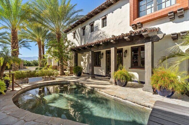 Building Photo - 83290 S Bay Dr