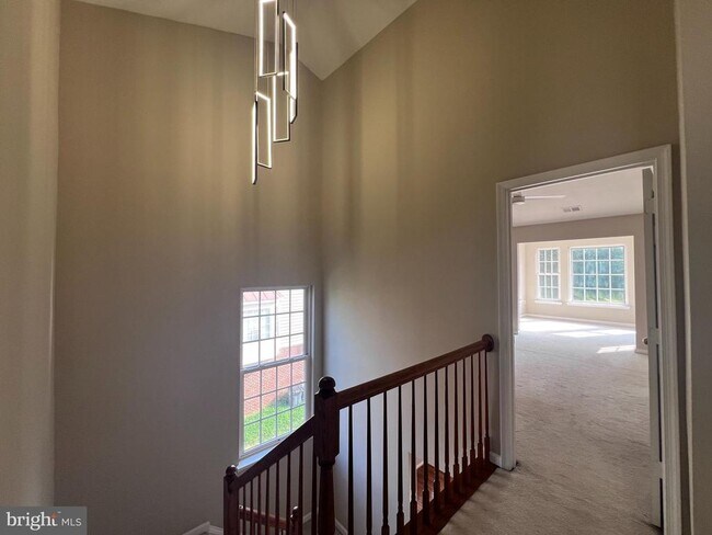 Building Photo - 9757 Cheshire Ridge Cir
