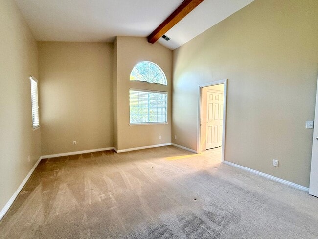 Building Photo - Kellogg School District Home with pool and tennis court access