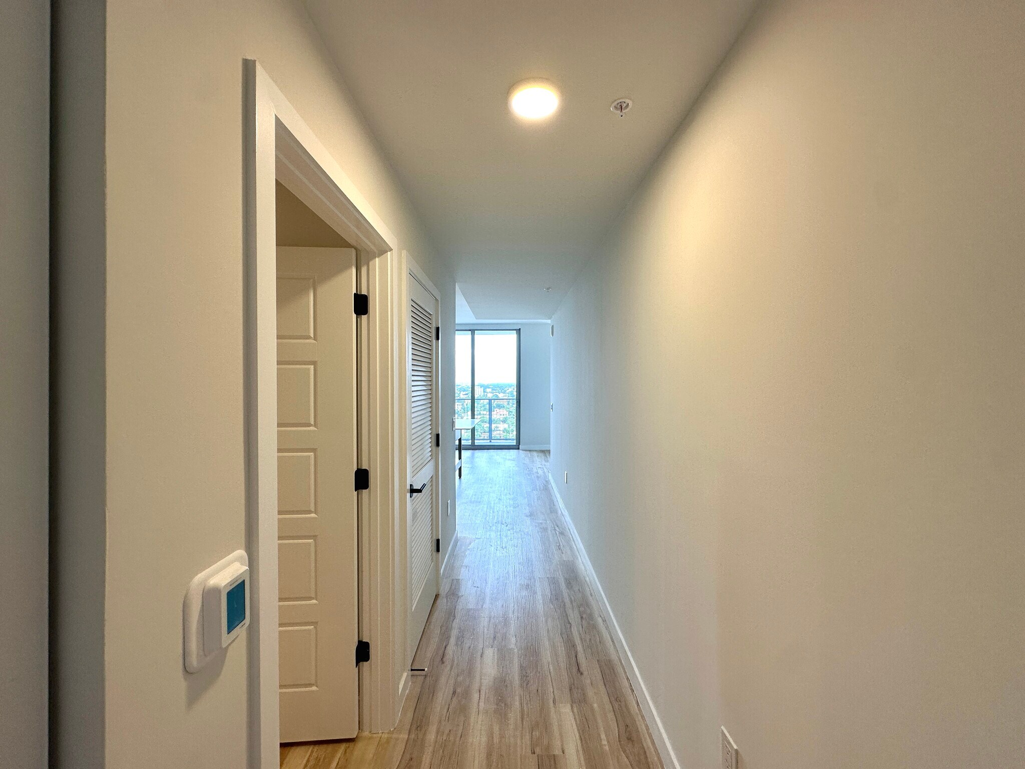 Building Photo - 525 SW 4th Ave