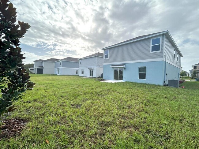 Building Photo - 5683 Ficus Aurea St