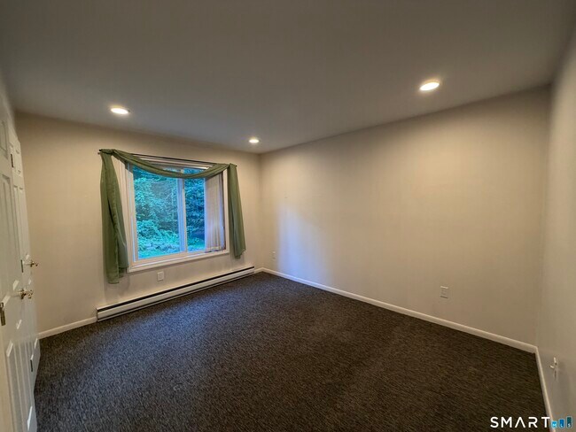 Building Photo - 8 Cawdor Burn Rd