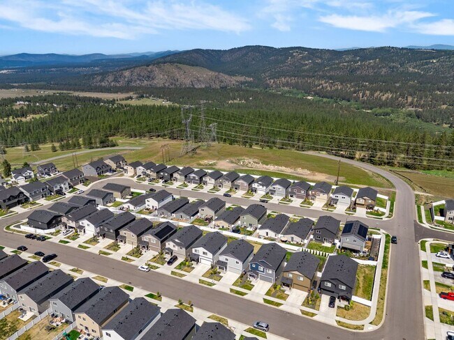 Building Photo - 2022-Like New-Construction 4BR/2.5BA, 1,700 sqft. NW Spokane