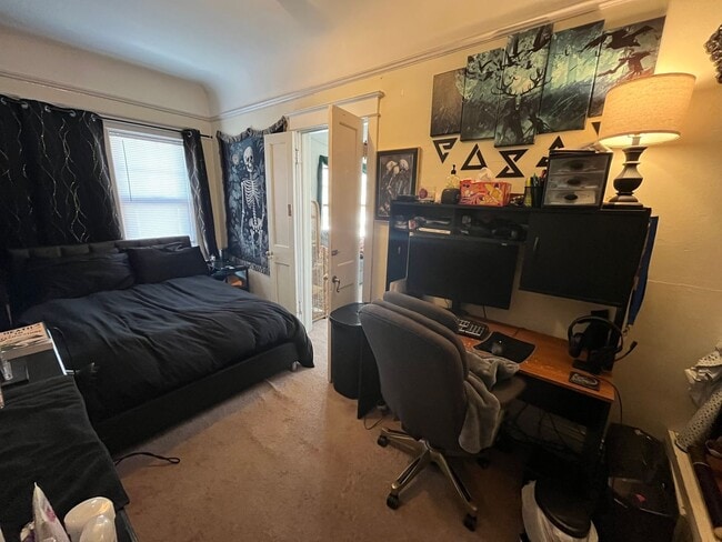 Building Photo - 2128-2130 E 2nd St