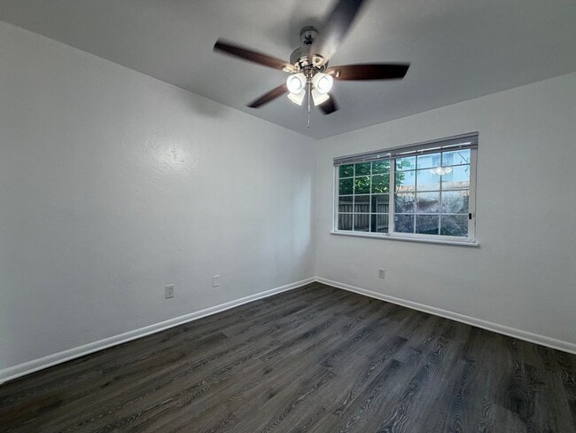 Building Photo - 6207 SW 11th Pl