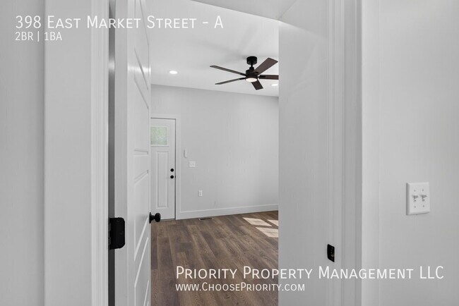 Building Photo - 398 E Market St