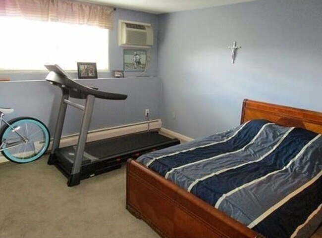 Building Photo - 12 Williamsburg Ct