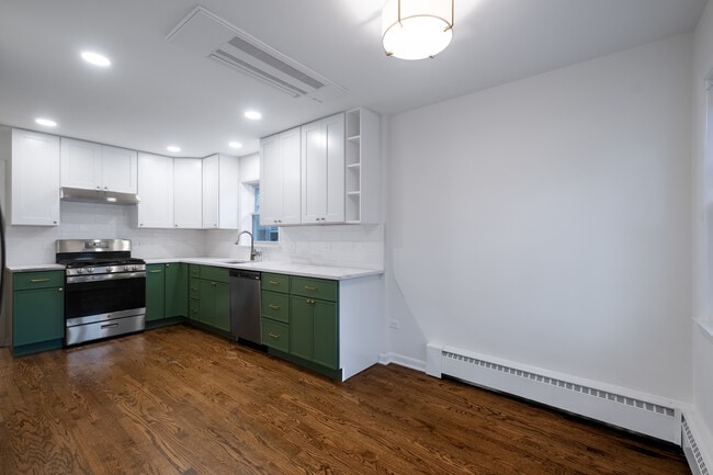 Building Photo - 5224 N Cicero Ave