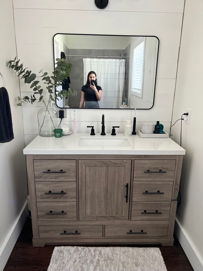 Building Photo - 5393 16th Ave N