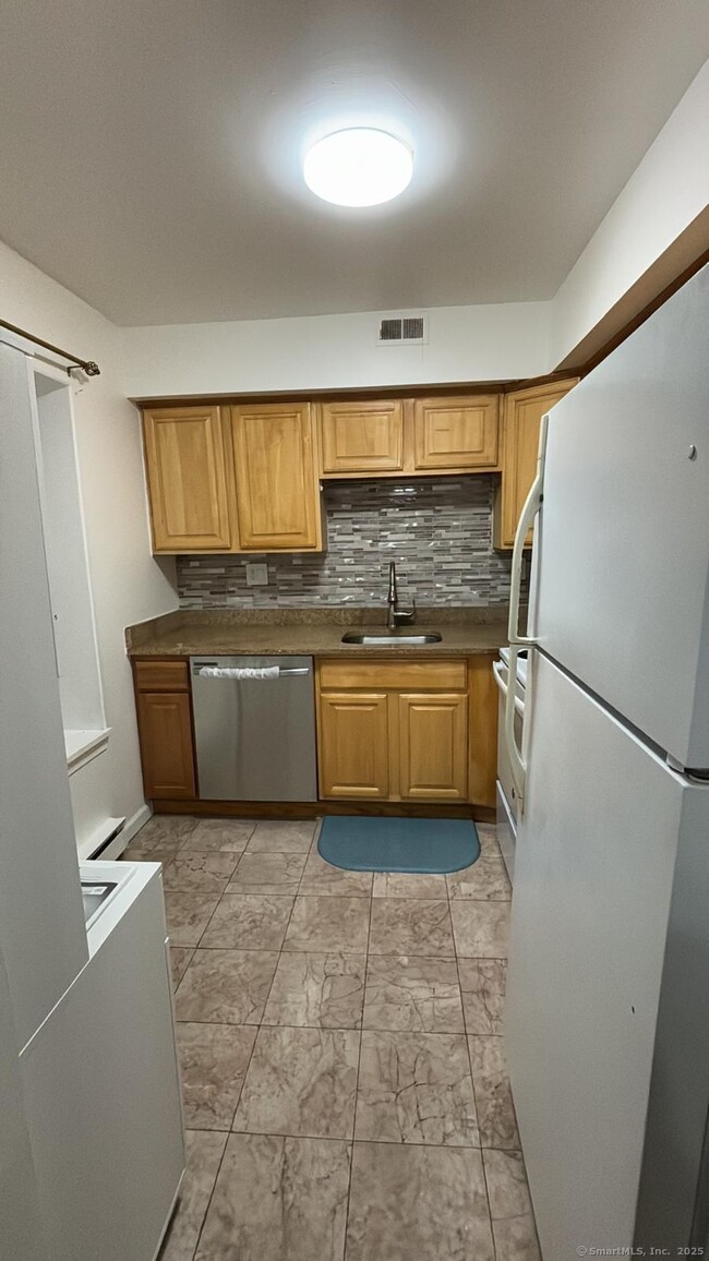 Building Photo - 32 Candlewood Dr