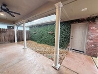 Building Photo - 2137 La Cache Dr