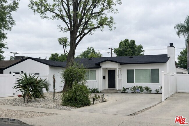 Building Photo - 7013 Andasol Ave