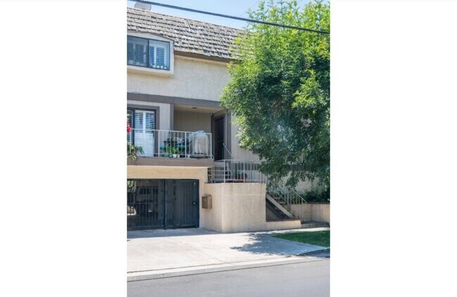 exterior laurel cyn. - 4257 Laurel Canyon Blvd