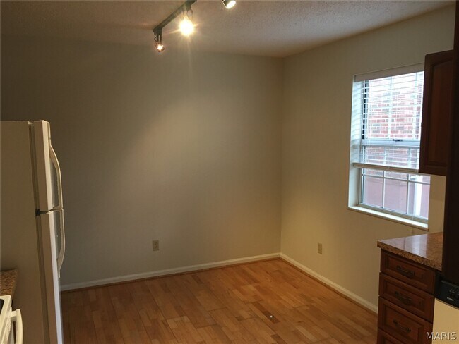 Building Photo - 9071 Wrenwood Ln