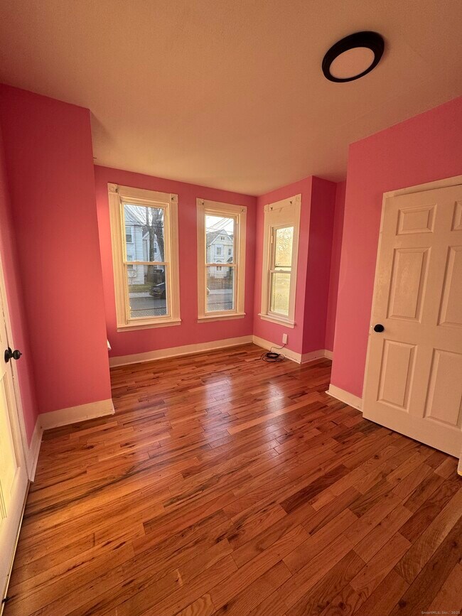 Building Photo - 199 English St