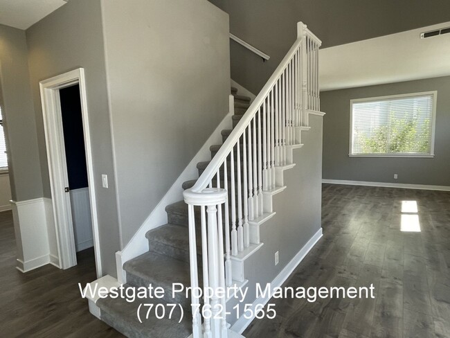 Building Photo - 1453 Woodside Cir
