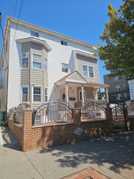 Primary Photo - 228 Duncan Ave