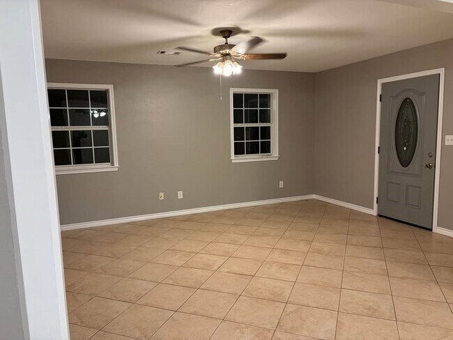 Building Photo - 14525 Chapperal Pipeline Rd