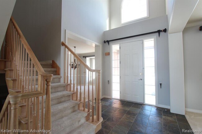 Building Photo - 18547 Clairmont Cir E