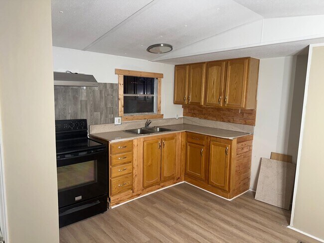 Building Photo - Bryson Mobile Home