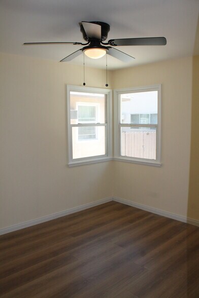 Building Photo - 1613 W Victory Blvd