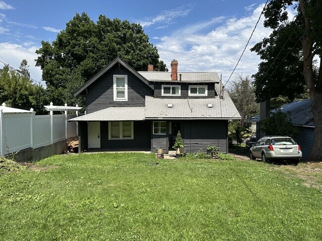 Building Photo - 514 E 10th Ave