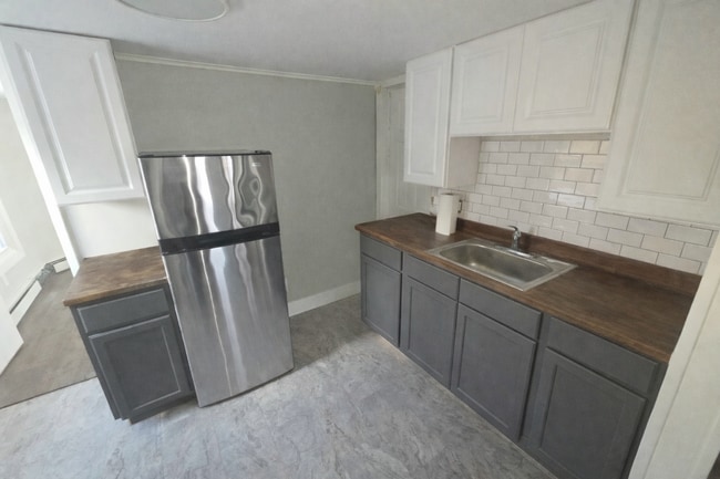 Building Photo - 120 Broad St